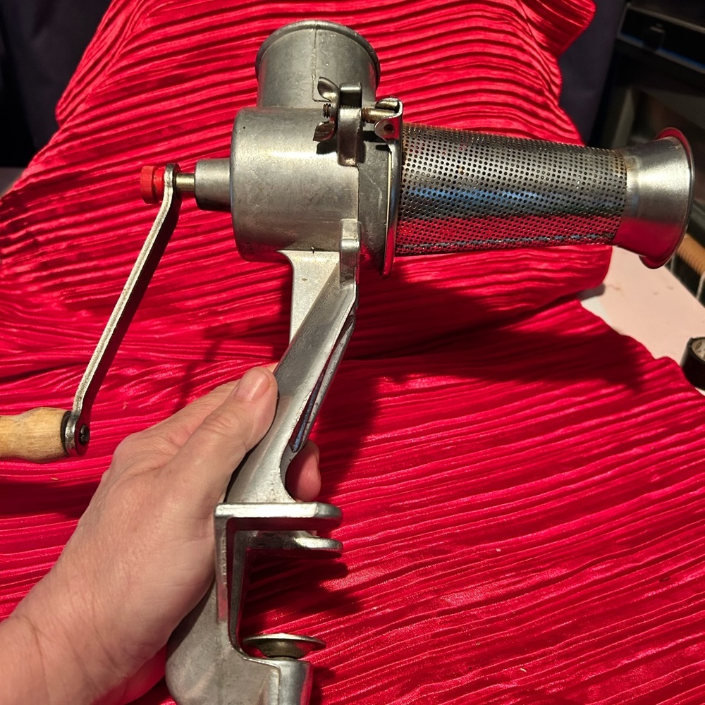 Vintage Victorio Model 200 metal hand-crank food grinder. off grid tool